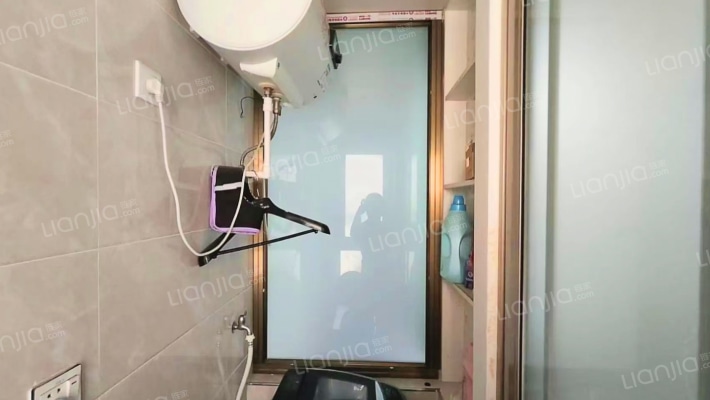双塔区 房本满二 独立小院  上下两层-卫生间A