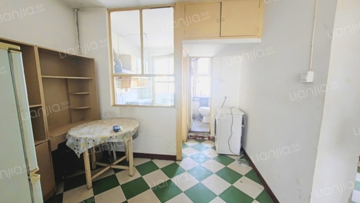 二康东边 旁边就是小公园 出门范阳路 闹中取静的小区-餐厅