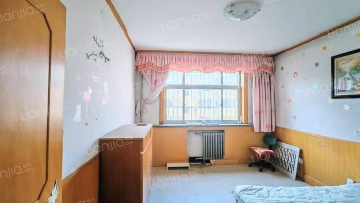 光明小区 中间楼层 简单装修 采光好 无遮挡-卧室A