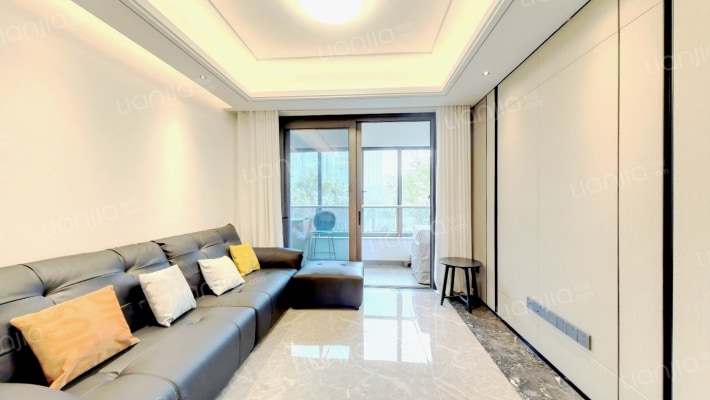 香港置地衿湖翠林云峯一期二手房实景图