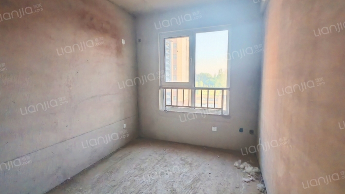 业主移民国外 诚心出售，价格可聊，适合刚需自住-卧室B