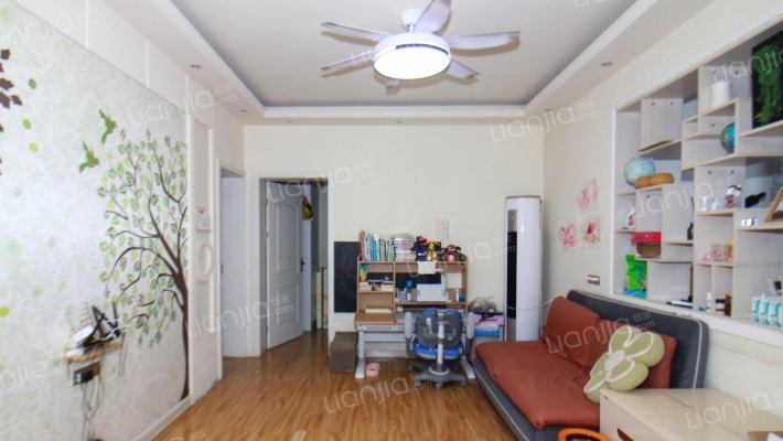 建设中路70号院二手房实景图