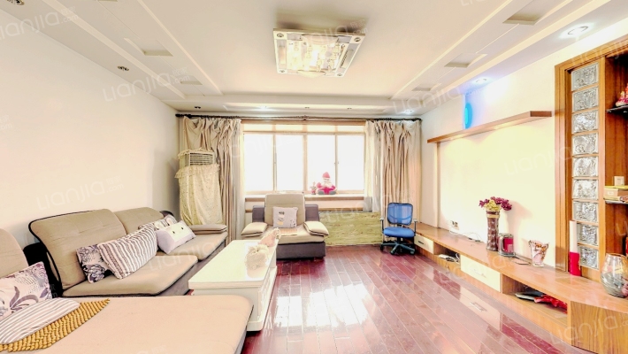 湖畔花苑二手房实景图