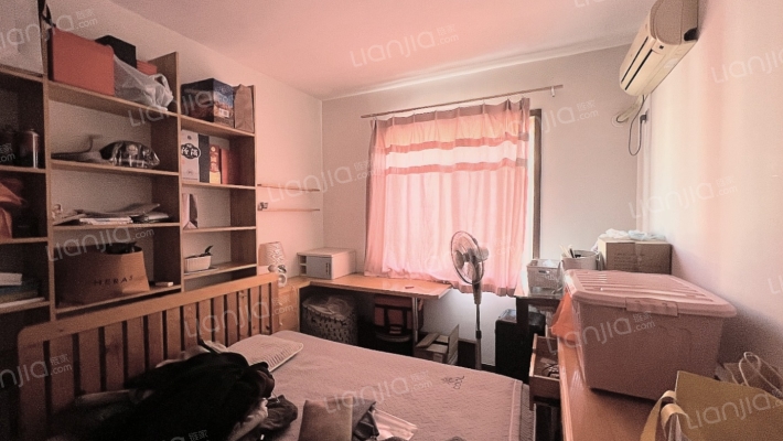 国富嘉园 南北通透三居室  看房提前联系-卧室B