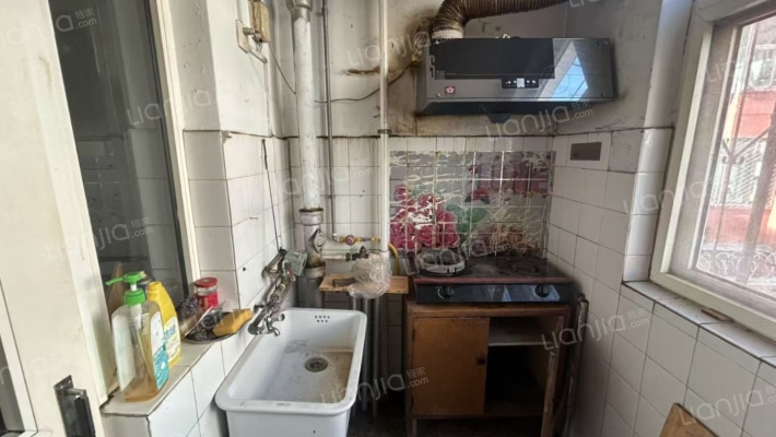 物探七号院 南北通透两居室 低楼层 客厅朝南户型-厨房