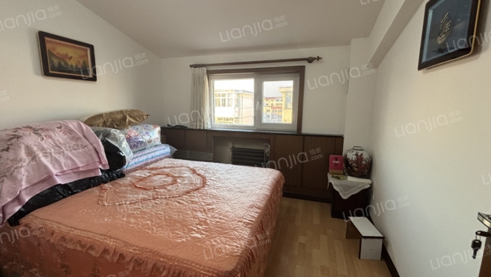 开发区物探局家属院多层住宅大跃层出售-卧室E