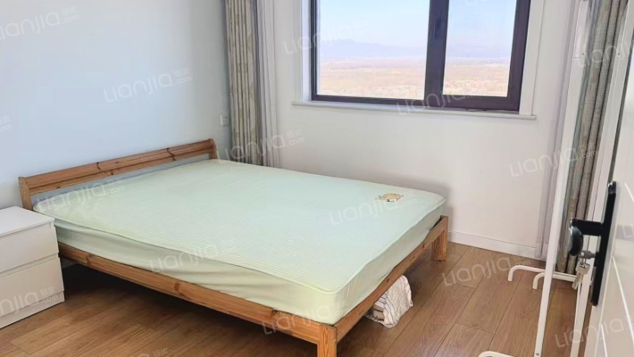 鸿坤理想尔湾 精装修未住 南北通透三居-卧室C