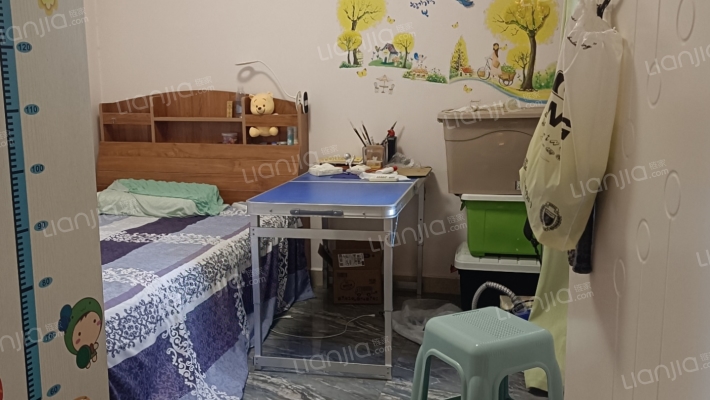 冠云路南侧  精装两居室  户型方正   楼层视野好-卧室A