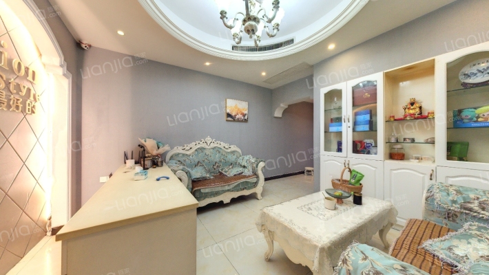 金茂大厦二手房实景图