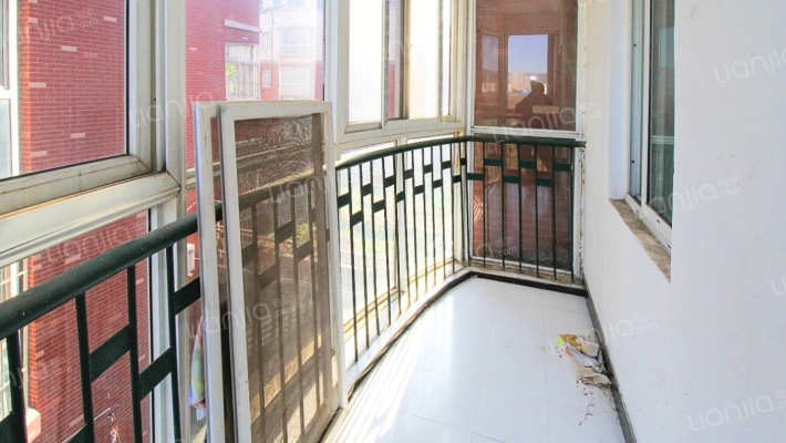 生态园 湛河畔花园小区 三室两厅有证可分期随时可看-阳台