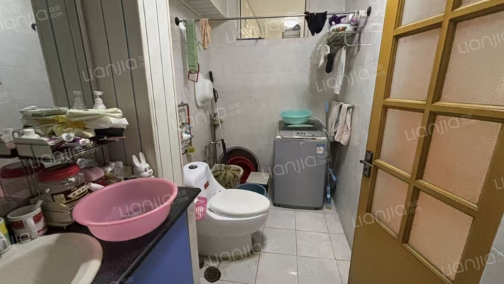 东安小区 3室2厅 南 北-卫生间