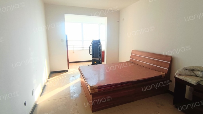 水岸花城，一线河景美宅，标准现房，即买即住-卧室A