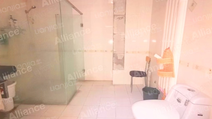 祥和园，满五不唯一，上下两层，联排别墅，采光好-卫生间A