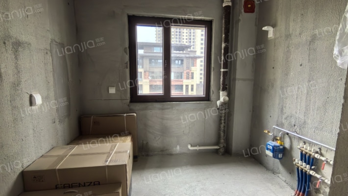 公园旁环境优美叠拼别墅 客厅挑空可封成卧室 居住舒适-厨房