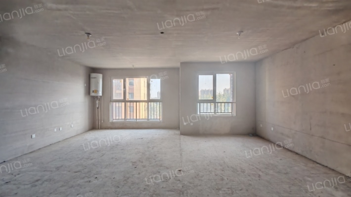 70年大产权，房证满二，次新房，通勤北京，交通方便。-客厅