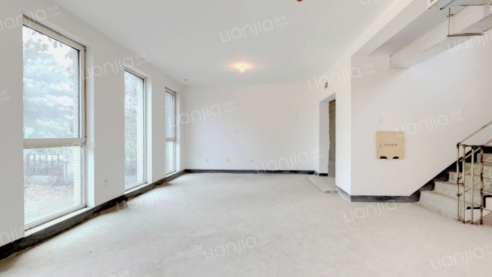 万通龙山新新小镇二手房实景图