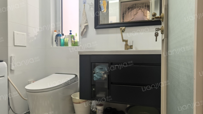 双语旁 美式精装洋房 一梯两户 南北通透格局-卫生间B