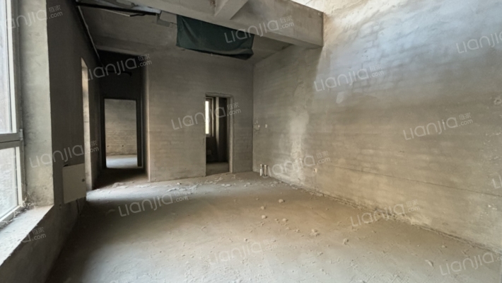 联排别墅，诚意出售，房本在手，随时过户.-餐厅