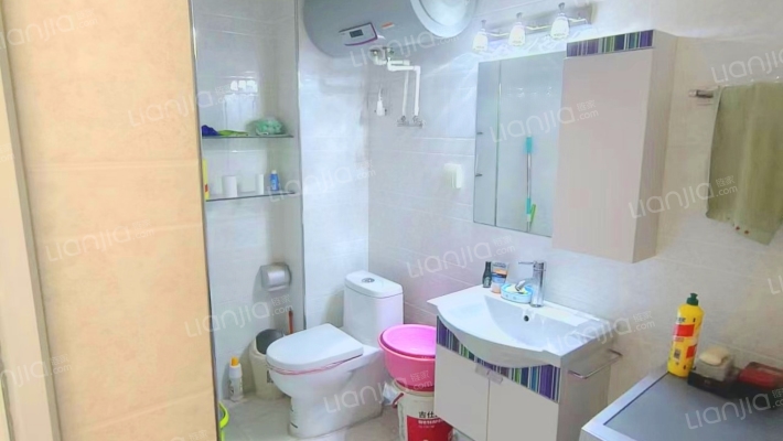 此房，户型好，采光充足，配套设施好，交通便利-卫生间