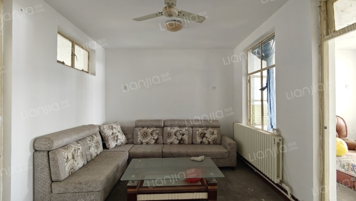 傲徕峰路7号二手房实景图