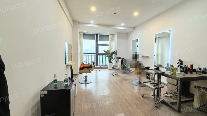 未来中心二手房实景图