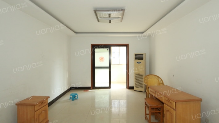 颐天公寓二手房实景图