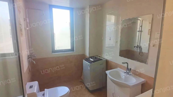 此房满二年，楼层好，视野好，全天采光，-卫生间