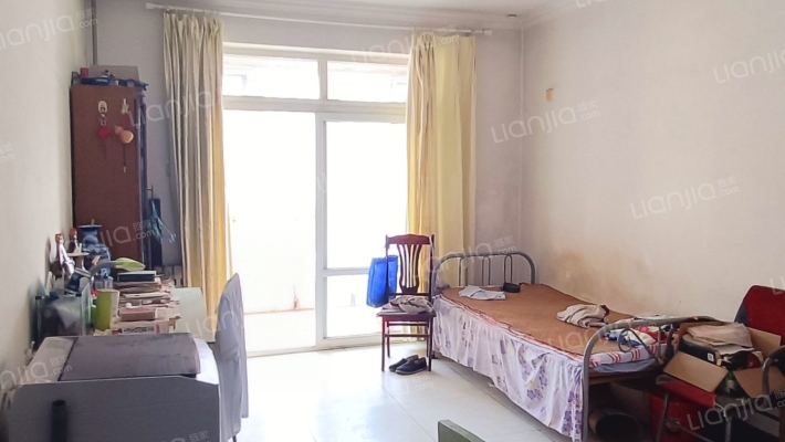 板楼，公摊小，南北通透两居，无遮挡，采光很好-卧室B