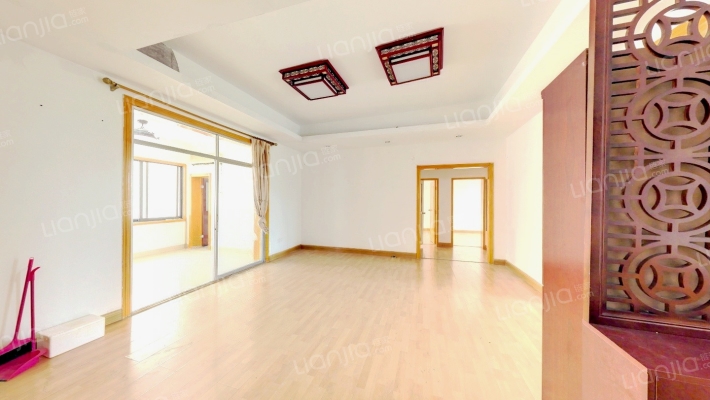 自治区总工会宿舍区二手房实景图