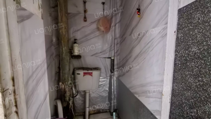 房本满五，集中供暖，好楼层采光无遮挡。-卫生间