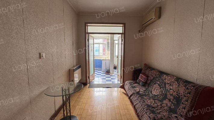 全南两居 出行方便 小区环境优美 停车方便 配套齐全-客厅