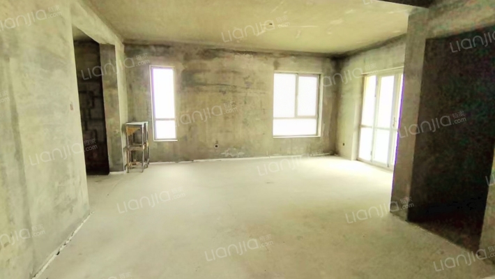 东京都高尔夫 独栋别墅 临水系 大院子 客厅带挑空-餐厅