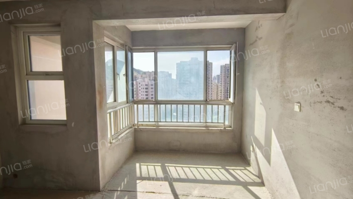 世纪城三期 高层140平毛坯3室205万出售 前排观河景房-阳台