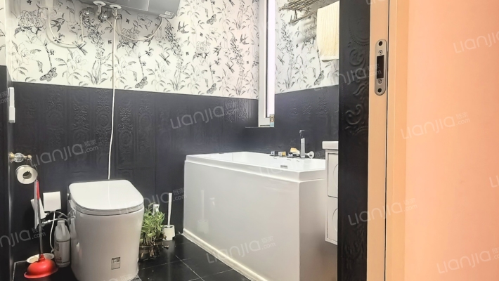 双语旁 美式精装洋房 一梯两户 南北通透格局-卫生间A