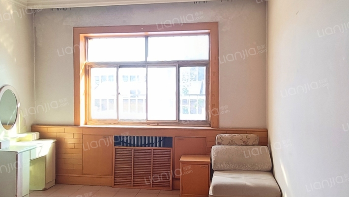 房本满五唯一，三阳开泰户型，低楼层居住舒适-卧室C