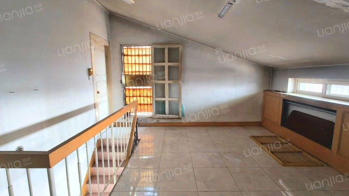 范阳路 物探二号院高层采光好 带阁楼-卧室A