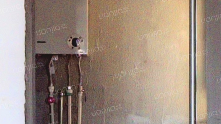 此房为南北通透两居，中上楼层，采光视野好-厨房