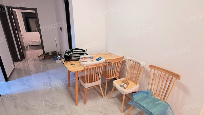 业主诚意出售，房子楼层好，。。。-餐厅