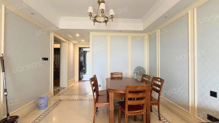 绿城蓝湾小镇·海棠苑二手房实景图