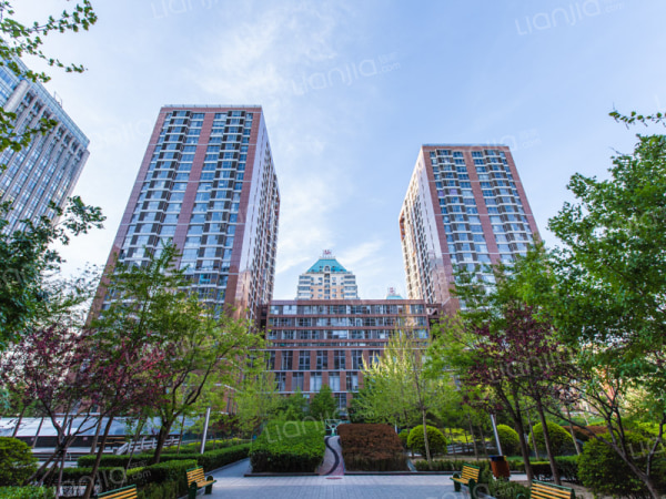 润枫德尚苑 4室2厅 1400万