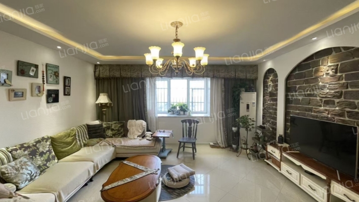 小区位置好，安静，出行方便，购物方便-客厅