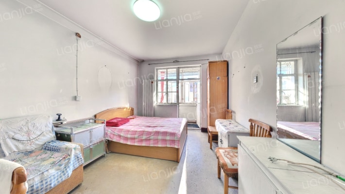 地质楼二手房实景图