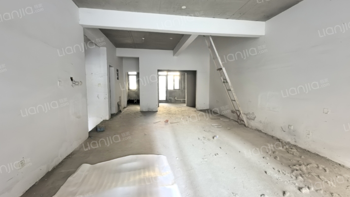 香邑溪谷原墅一层下叠带下跃 大院 有车位-客厅A