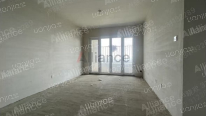 高尔夫别墅区内高层南北通透三居出售-客厅