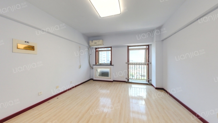 黄金1号公馆二手房实景图