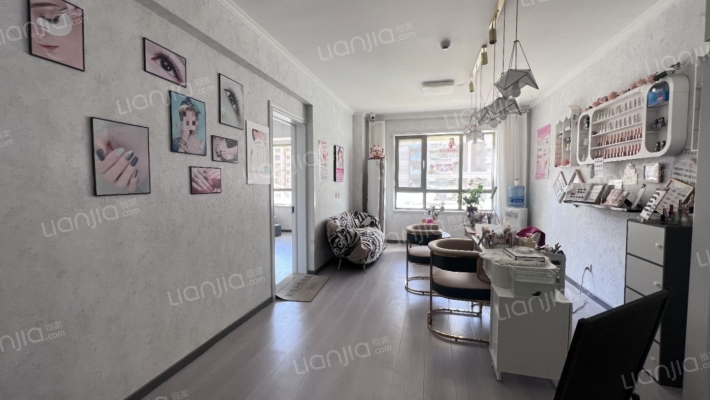 御景园两居出售，交通方便，配套齐全-客厅