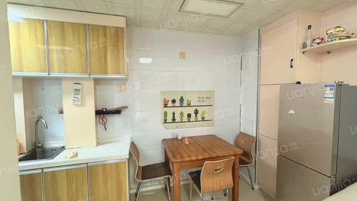 华阳路电梯房 中上楼层  采光好 简单装修-餐厅