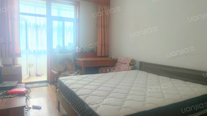 华阳中路大四居 南北通透 户型方正 好楼层-卧室C