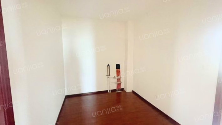 京都颐和城     南北通透   带庭院    交通方便-卧室E