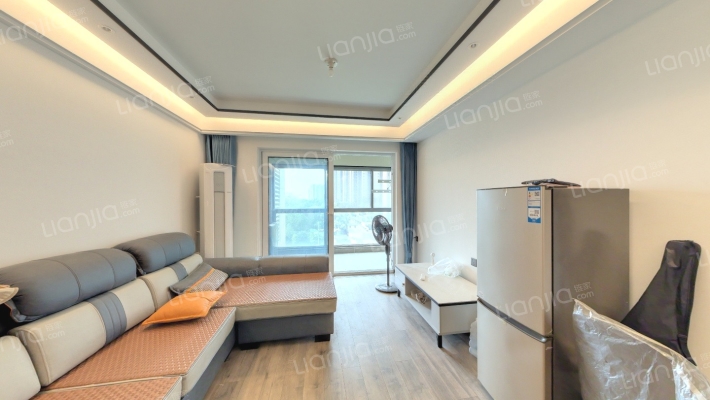 万科华彩城二手房实景图